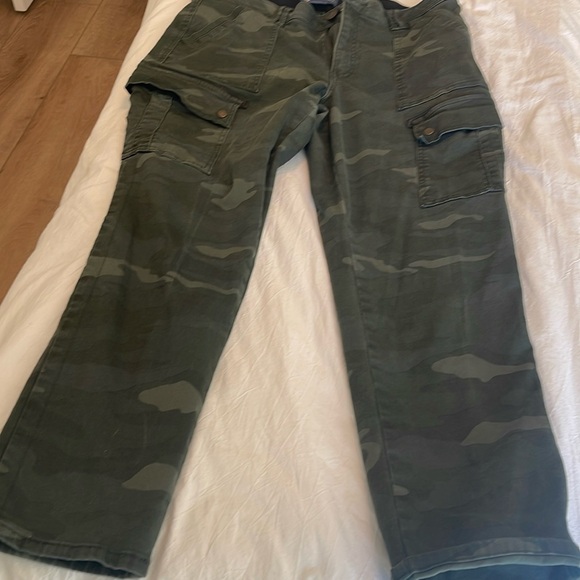 Democracy Ab Solution dark green camouflage pants! - Picture 1 of 4